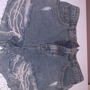 Pretty little thing distress demon Jean shorts size UK 8